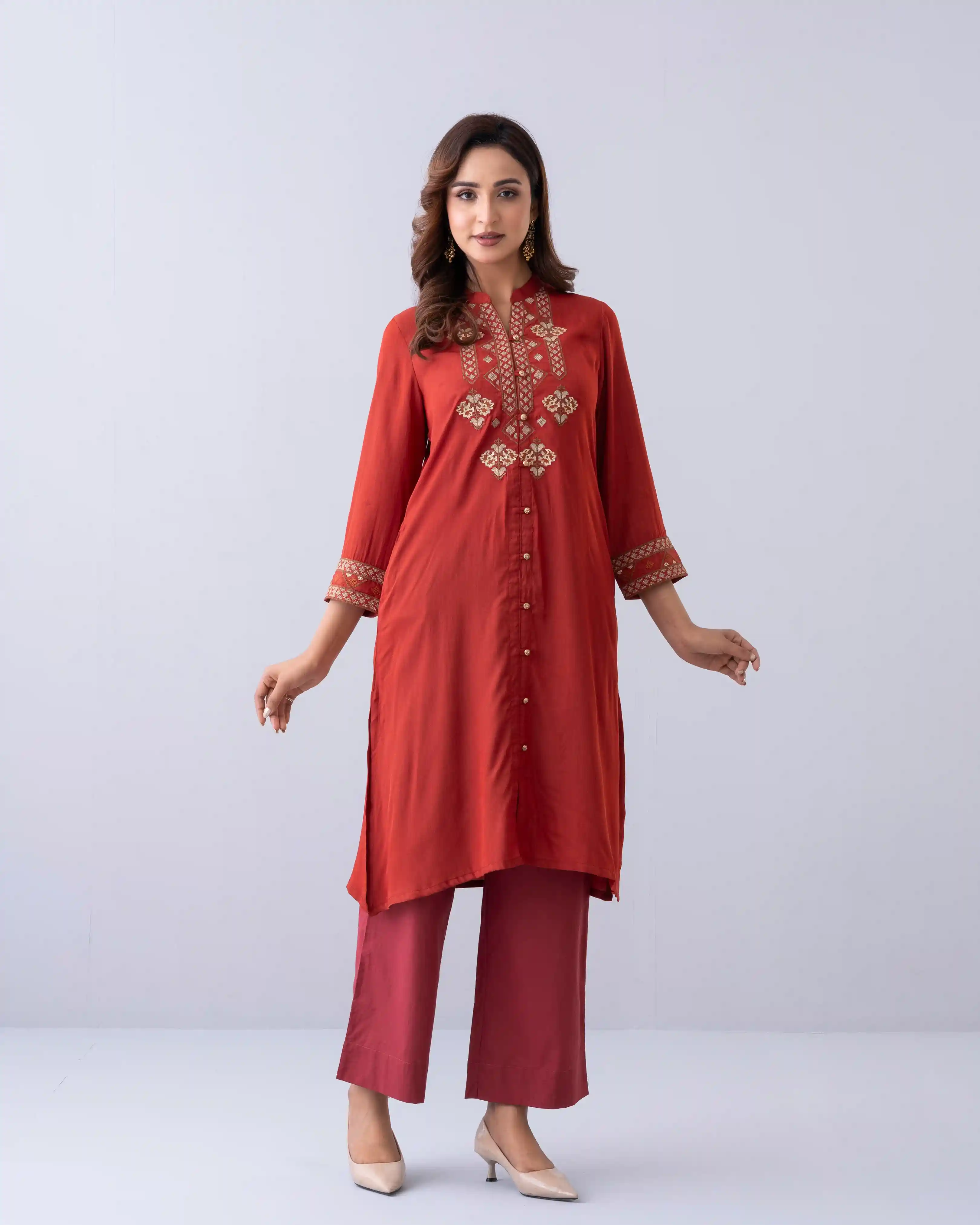 Relaxed Fit One-Piece Embroidered Ethnic Kurta